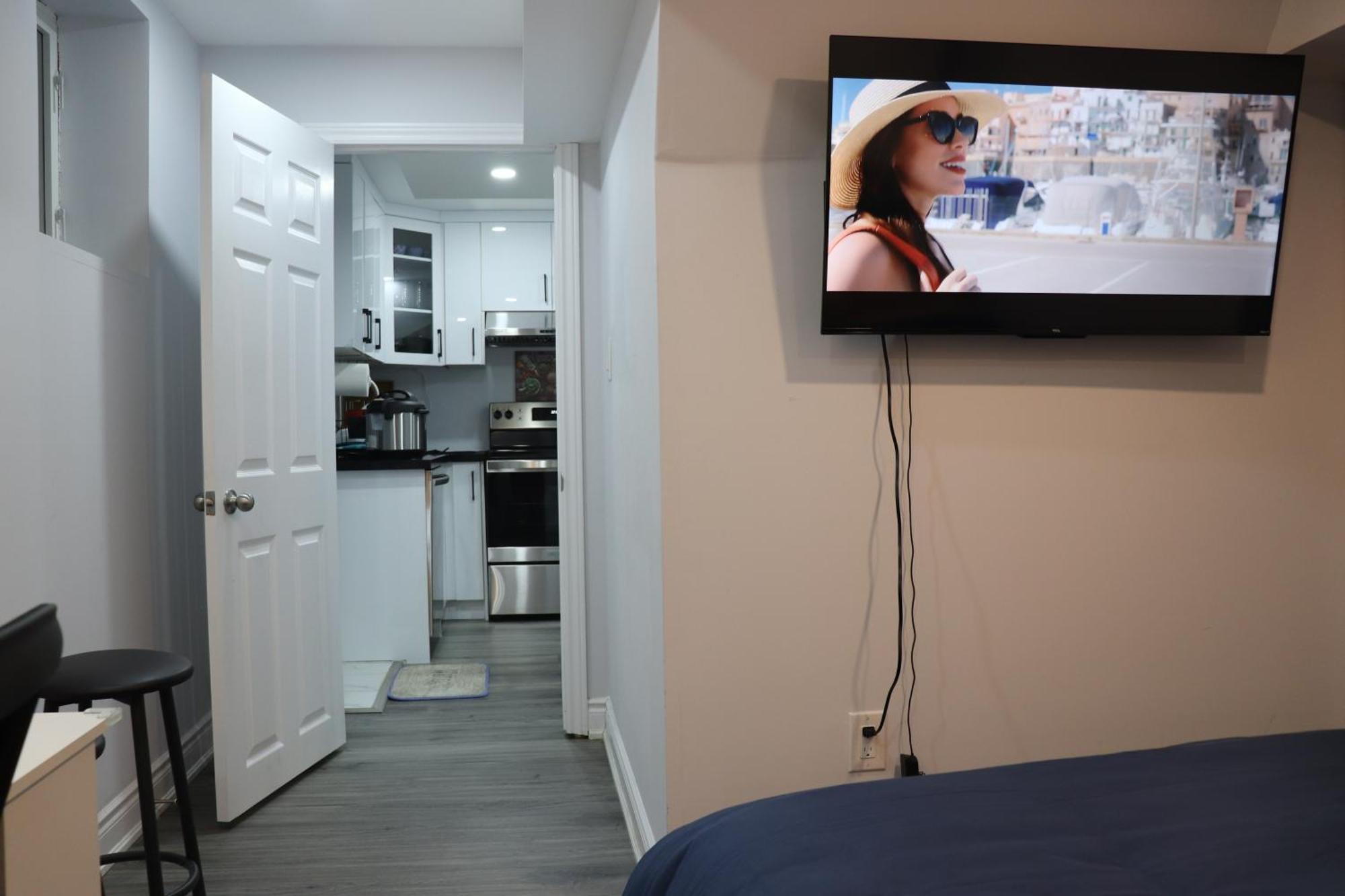 Garden 2 Bedroom Apt - Free Parking Wifi Laundry Workstation 브램턴 외부 사진