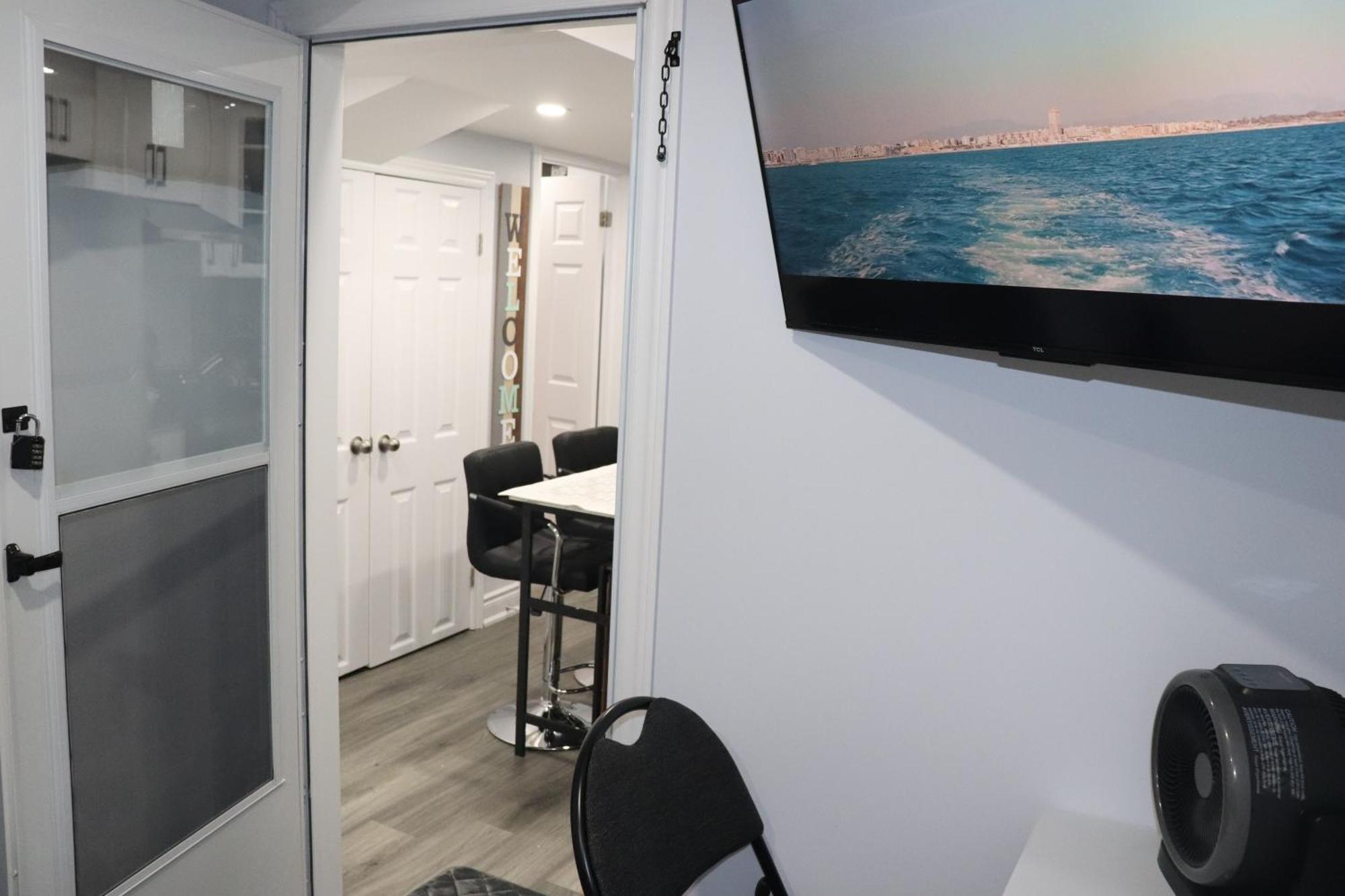 Garden 2 Bedroom Apt - Free Parking Wifi Laundry Workstation 브램턴 외부 사진